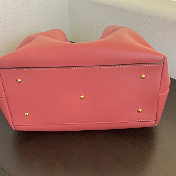 LIKE NEW Dooney & Bourke Rose Leather Barlow Bag. - Picture 5 of 11